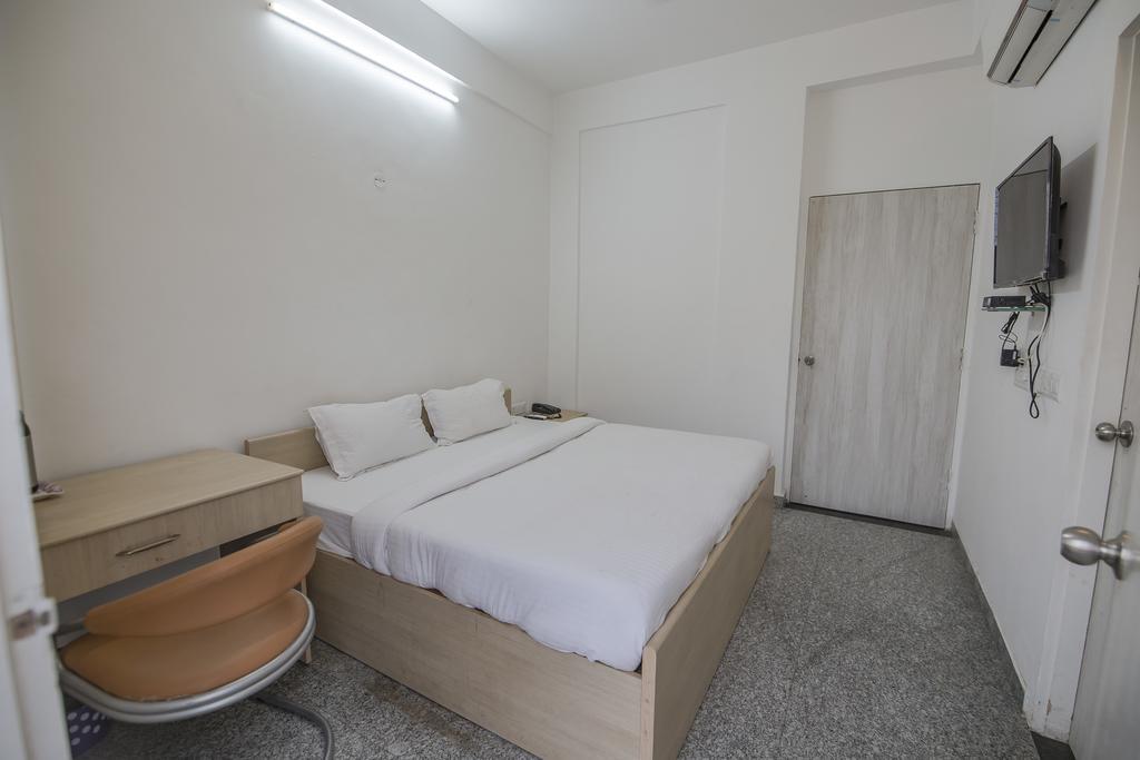 K G Residency Airport Hotel Джайпур Екстериор снимка